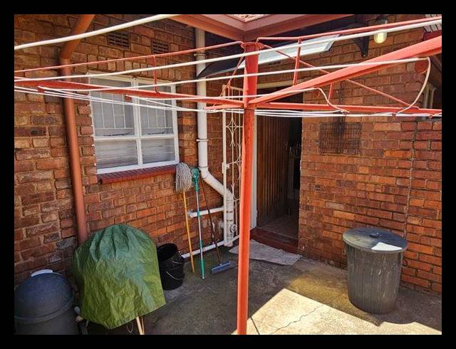 2 BEDROOM TOWNHOUSE FOR SALE IN BIRCHLEIGH NORTH